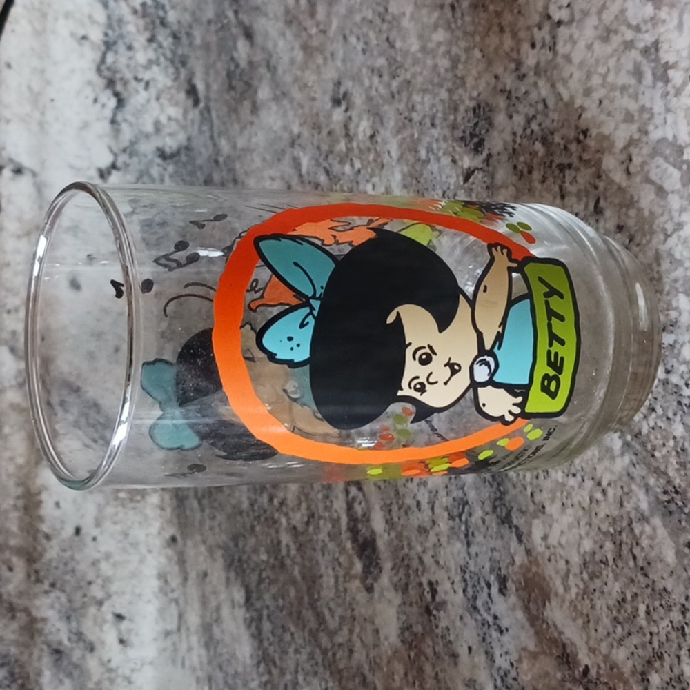 Vintage Betty Flinstones Pizza Hut drinking cup